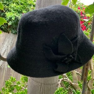 Wool hat, excellent condition